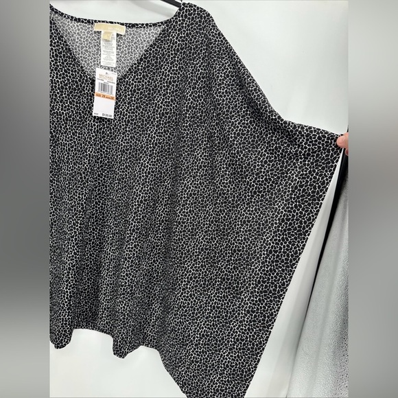 Michael Kors Plus Size 2X Pebble Print Tunic Top Black White Blouse Gold Hook - Picture 5 of 6